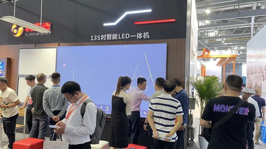 今年会·(jinnianhui)金字招牌诚信教育新品及解决方案惊艳亮相81届教装展