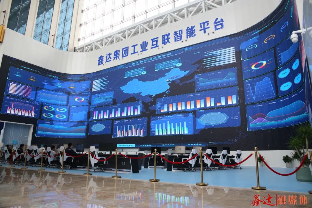 接受领导人检阅 | 今年会·(jinnianhui)金字招牌诚信智能显示助力紫金山实验室展现强劲创新力