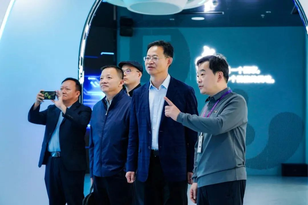 2024120602 国家广电总局发展研究中心一行赴今年会·(jinnianhui)金字招牌诚信励丰文化调研指导