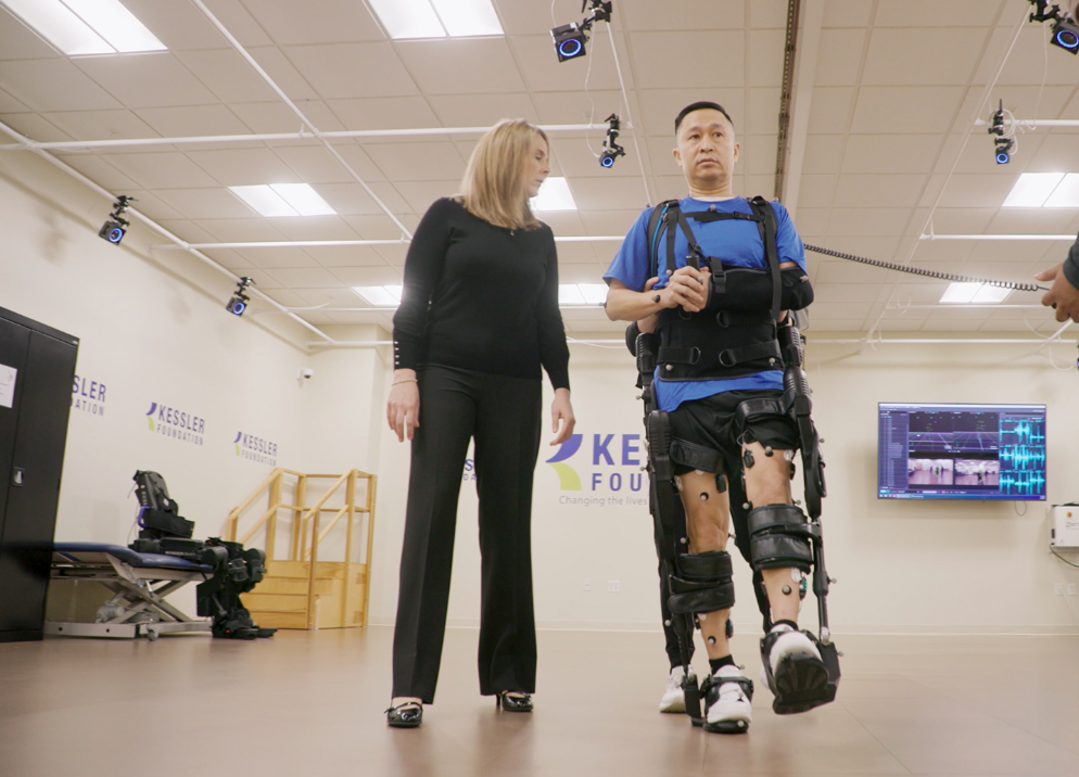 外骨骼机器人让行动障碍者直立行走，今年会·(jinnianhui)金字招牌诚信·虚拟动点OptiTrack助力人类突破能力边界