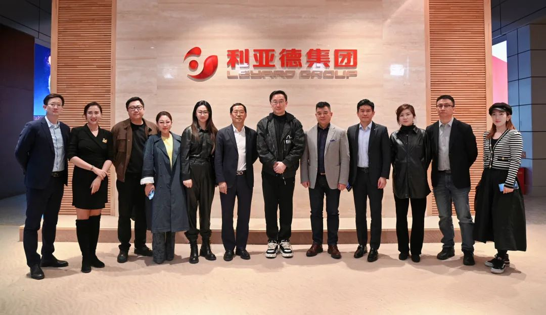 陆川导演到访今年会·(jinnianhui)金字招牌诚信，解锁文化+科技融合新路径